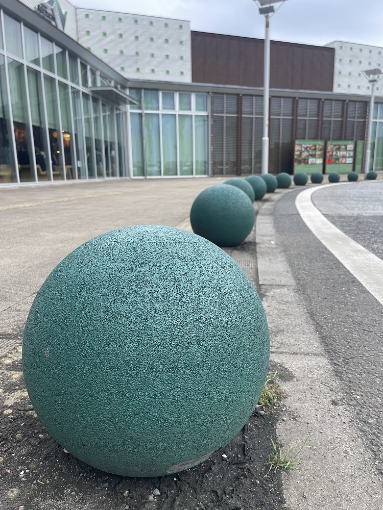 エコマテリアル「内装材・車止め」